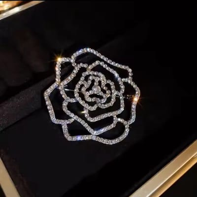 Borasi Roos Broche Zilverkleurig | Roestvrijstaal | Broche | Dames Sieraden | Bruiloft | Elegant |