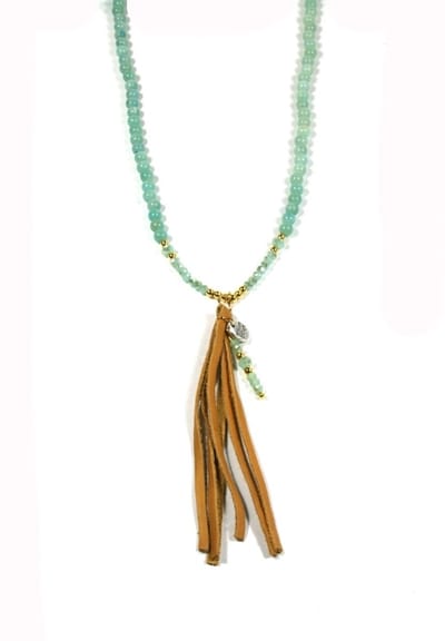 Heaven Eleven ketting natuursteen Amazoniet met een kwast naturel leer