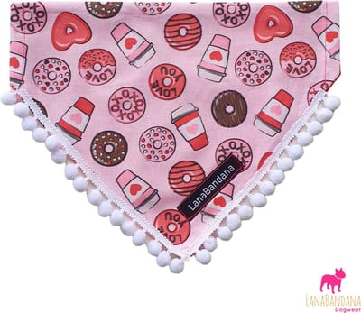 LanaBandana Dogwear | Valentijn | Hondenbandana | Slide over bandana | Love is... Coffee and Donuts maat S