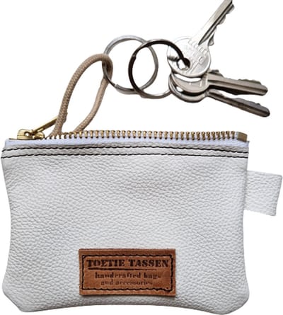 Toetie & Zo - Sleutelmapje - Leer - Wit - Ecru - Handgemaakt - Pasjesmapje - Leder - 12x8 cm