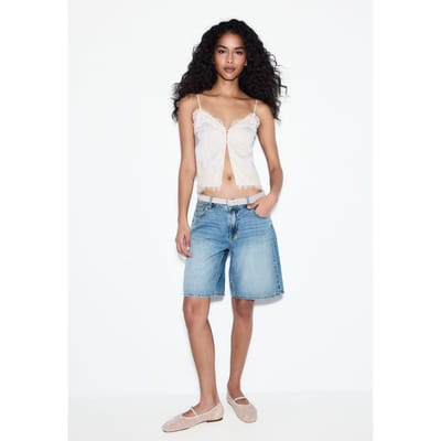 Stradivarius Denim bermuda met riem  MIDDENBLAUWE DENIM WASSING 34