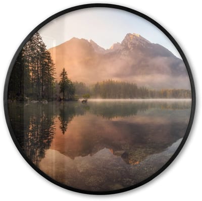 Poster in lijst Rond - Fotolijst 60x60 cm - Posters - Landschap - Mist - Water - Bomen - Ronde posterlijst zwart - Decoratie - Wanddecoratie woonkamer - Muurdecoratie slaapkamer