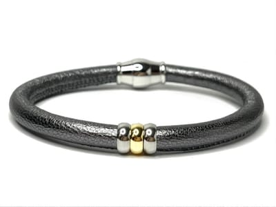 NIEUW! Jolla - dames armband zilver - metallic leer - magneetsluiting - bedels - tweekleurig - Single Ladies Metallic - Silver