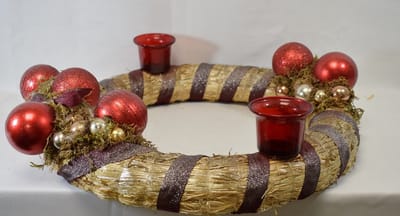 ZoeZo Design - Krans - natuurlijke materialen - riet - Ø 40 cm - ligkrans - kerstkrans - tafelkrans - met 2 waxinelichtjeshouders - rood - paars - glitter - kerststukje