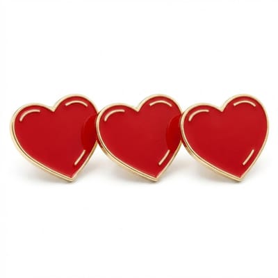 Rode hart broche set – broche dames – decoratieve spelden set van 3 stuks met hart vorm, emaille afwerking, goudkleurige rand en compacte uitvoering