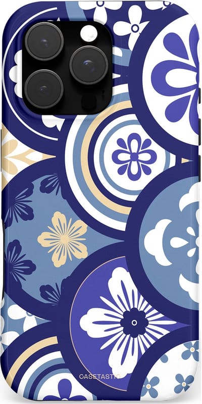 Casetastic hoesje geschikt voor Apple iPhone 16 Pro - MagSafe - Dubbellaagse bescherming - Blauwe bloemen Talavera Maiolica Patroon - Fashion Case - Donkerblauw Lavendel Wit Lichtgrijs