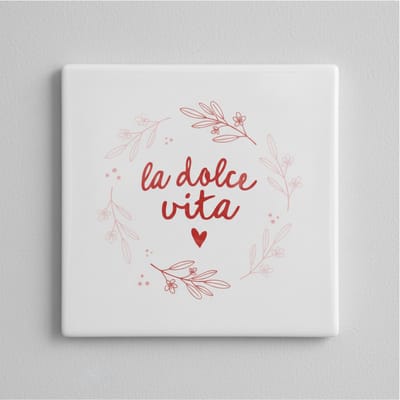 La Dolce Vita Decoratieve Keramische Tegel 15x15 cm – Elegante Bloemen Quote Wanddecoratie met Hart voor Stijlvol Interieur