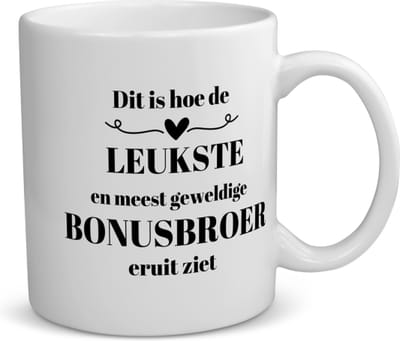 Akyol - dit is hoe de leukste en meest geweldige bonusbroer eruit ziet koffiemok - theemok - Broer - meest leukste bonusbroer - verjaardag - cadeautje voor broer - broer artikelen - kado - geschenk - 350 ML inhoud