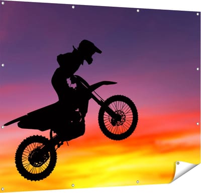 Gards Tuinposter Silhouet van een Motorcross in de Lucht - 150x120 cm - Tuindoek - Tuindecoratie - Wanddecoratie buiten - Tuinschilderij