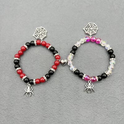 2 stuks/set Gotische Spin Dier Kralen Armband Creatief Hart Magnetische Bijpassende Koppel Armbanden voor Vrouwen Mannen Halloween Cadeau white