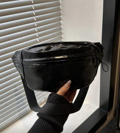 Everyday Smooth PU Crossbody Bag – Zwart - Faux Leather - Verstelbaar Schouder- & Heuptasje – Dames - Festivals + Reizen - 33.5 x 15 x 9.5 cm