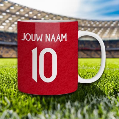 United Voetbal Mok - Gepersonaliseerd Met jouw Naam en Nummer - Voetbal Shirt Op Mok - Manchester United Artikelen Shirt Mok - 325 ml - Koffiemok - Voetbal Cadeau
