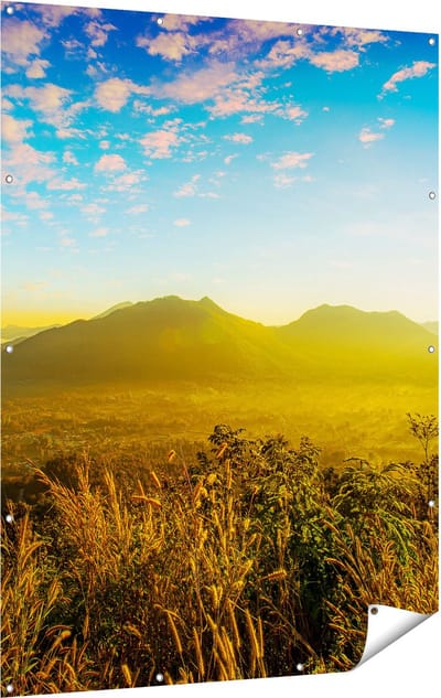 Gards Tuinposter Bergen met Mist in Thailand - 120x160 cm - Tuindoek - Tuindecoratie - Wanddecoratie buiten - Tuinschilderij