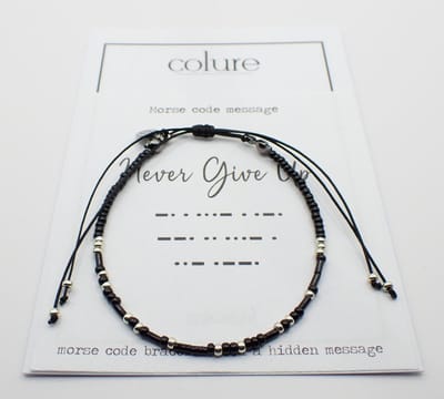 Colure® morse code armband glanzendzwart Never give up