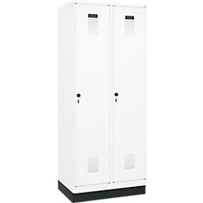 C+P Evolo Plus garderobekast, 2 vakken, 400 mm vakbreedte, met plint, rechts scharnierend, B 800 x D 500 x H 1950 mm, draaigrendel, verkeerswit/verkeerswit