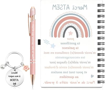 Coffret met Atsem Sleutelhanger, Spiral Notitieboek en Maternelle Pen - Origineel Cadeau voor Atsem en Leerkrachten, Perfect voor Eerste Jaar en Kinderopvang