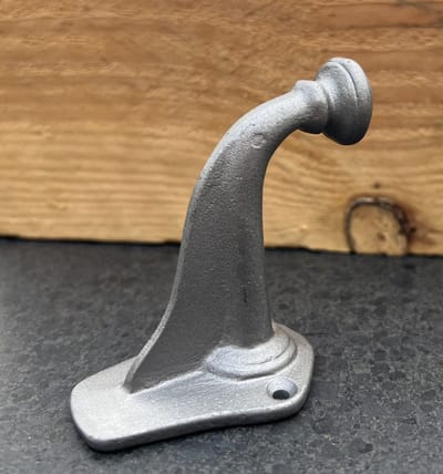 Kapstok- ophanghaak, gietijzer, H x br: 8 x 4 cm, komt 8 cm naar voren grijs