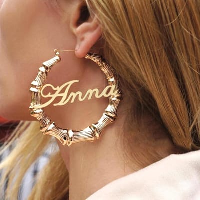 Oorbellen met aangepaste naam Hoepel Roestvrij staal Oud Engels Bamboe oorbellen Gepersonaliseerde sieraden Oorbellen voor vrouwen Jubileumcadeau brown