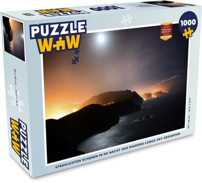 Puzzel Stadslichten schijnen in de nacht van Madeira langs het zeewater - Legpuzzel - Puzzel 1000 stukjes volwassenen