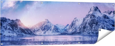 Gards Tuinposter Melkweg bij de Besneeuwde bergen - 150x50 cm - Tuindoek - Tuindecoratie - Wanddecoratie buiten - Tuinschilderij