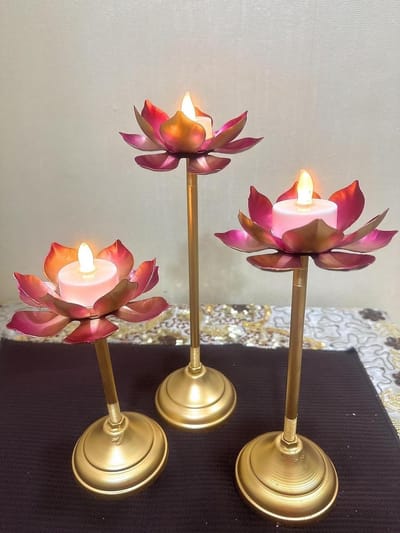 Theelichthouders Lotus - Set van 3 - Feestelijke Decoratie - Metalen Vorm - Niet gespecificeerd - Goud