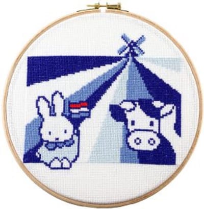 Pako Borduurpakket - telpatroon met codekaart - Nijntje Holland op de fiets, Dick Bruna - 276.039 - voorgesorteerd garen - Aida - 20 cm Rond - DIY kit