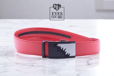 Rode lederen riem zonder gaatjes met automatische gesp voor heren ( model 42 )