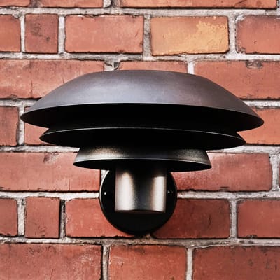 Dyberg Larsen buitenwandlamp DL31, zwart Ø 31 cm