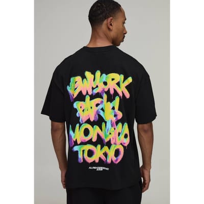 Zwart Oversized T-shirt Met Locatie Graffiti Print | Black | Size Small