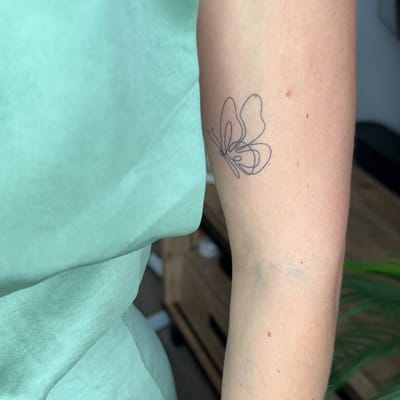 Tattoo vlinder fineline - Semi-permanente neptattoo voor volwassenen - 10-15 dagen