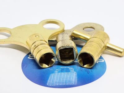 Radiatorklep Ontluchtingssleutels - Rad Keys - Radiatoren Ontluchten - Past op Meeste Kleppen - 3 stuks - Messing
