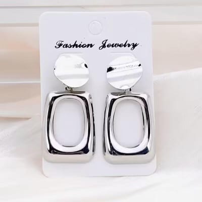 Retro Statement Metalen Lange Hangende Oorbellen voor Vrouwen Europese Irreguliere Geometrie Hanger Oorbellen Feest Punk Twist Sieraden Cadeau white