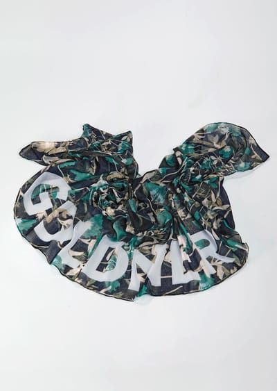 Sjaal van lichte crêpe - marine / petrol / gedess. - Gr. Standaardmaat van Goldner Fashion