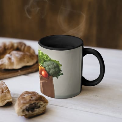 Magische Mok - Foto op Warmte Mokken - Koffiemok - Papieren - Boodschappen - Groente - Kleurrijk - Magic Mok - Beker - 350 ML - Theemok