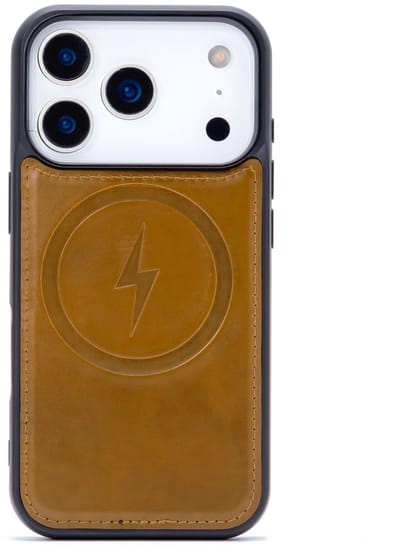 Casemania Echt Leren Hoesje Geschikt voor Apple iPhone 17 Pro Max - Sienna Brown - Geschikt voor MagSafe - Leer Back Cover