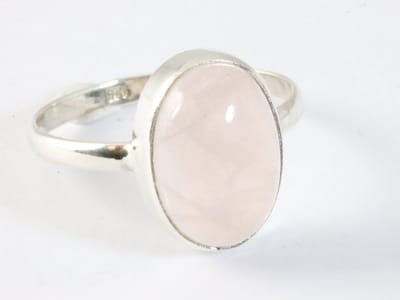 Ovale zilveren ring met rozenkwarts - maat 18.5