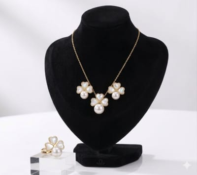 N3 Collecties Luxe sieradenset met zoetwaterparels voor dames, inclusief glanzende oorknopjes, hanger en ring.