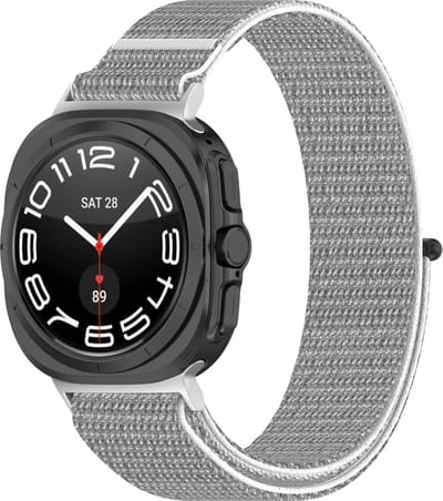 Strap-it Nylon smartwatch bandje met klittenbandsluiting - geschikt voor de Samsung Galaxy Watch Ultra 2 (2026) / Ultra (2024/2025) - zeeschelp