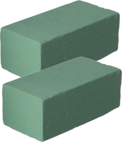 Steekschuim/oase - Set van 4x stuks - nat - groen - 23 x 7,5 x 11 cm - rechthoekig - Bloemstukken/kerststukjes maken