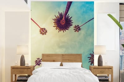 Behang - Fotobehang Palmboom - Lucht - Bomen - Zomer - Tropisch - Breedte 165 cm x hoogte 220 cm