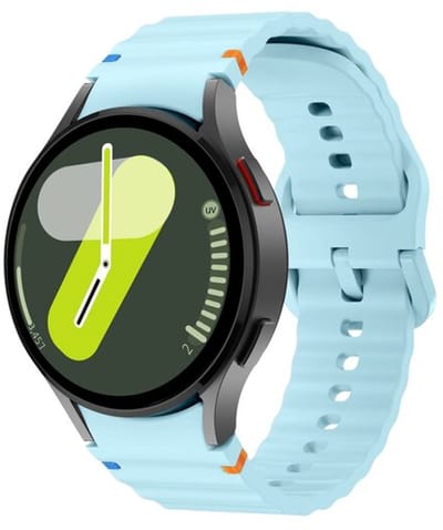 By Qubix - Wave Sportband - Maat: S/M - 20mm - Lichtblauw - Geschikt voor Samsung Galaxy Watch 7 (40 & 44mm) - Galaxy Watch FE - Galaxy Watch 6 - Galaxy Watch 6 Pro - Galaxy Watch 5 - 5 Pro - Galaxy Watch 4 - 4 Classic