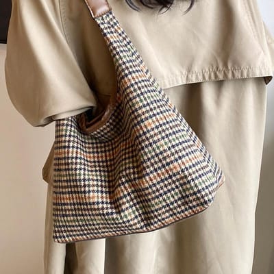 Grote Capaciteit Modieuze Ruitjes Tas voor Vrouwen in Herfst en Winter Nieuwe Koreaanse Contrasterende Kleur Onderarmtas Veelzijdige Eén-schouder Handtas black