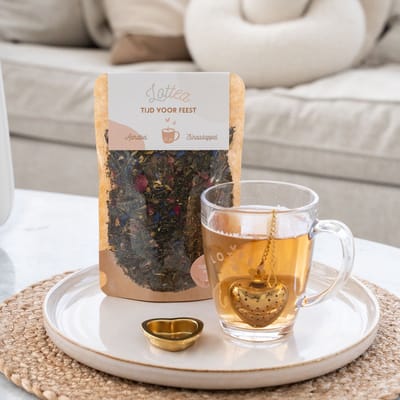 Lottea Giftset met zeefje 'Tijd voor feest' - verjaardag cadeau, cadeau verjaardag vrouw, cadeau verjaardag man, cadeau verjaardag vriendin, cadeau thee, thee cadeau, thee gift