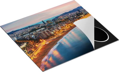 Chefcare Inductie Beschermer Barcelona Strand met Stad bij Zonsondergang - 60x50 cm - Afdekplaat Inductie - Kookplaat Beschermer - Inductie Mat