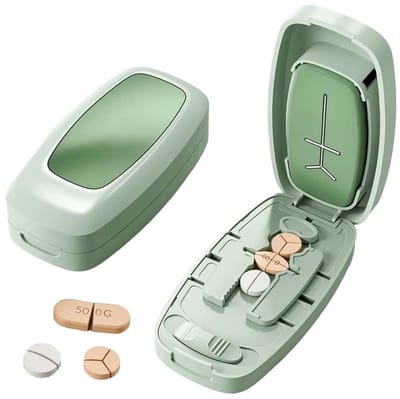 Nieuwe draagbare pillensnijder | Instelbare, nauwkeurige dosering | Snijdt tabletten gemakkelijk in stukjes van 1/2, 1/3 of 1/4 | Een onmisbaar hulpmiddel voor thuisgebruik (groen)