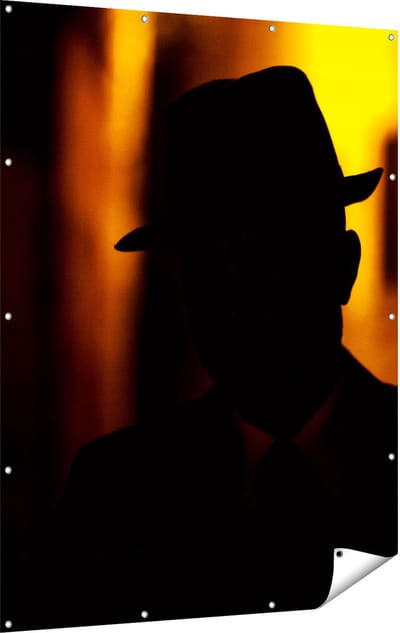 Gards Tuinposter Silhouet van een Man met een Hoed - 120x160 cm - Tuindoek - Tuindecoratie - Wanddecoratie buiten - Tuinschilderij