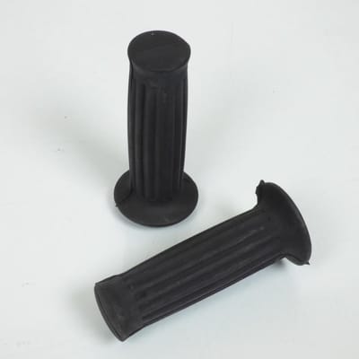 Paire de poignées noire Ø22/24mm 105mm pour mobylette cyclo cyclomoteur