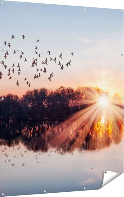 Gards Tuinposter Groep Vogels Boven de Meer met Zonsondergang - 120x160 cm - Tuindoek - Tuindecoratie - Wanddecoratie buiten - Tuinschilderij