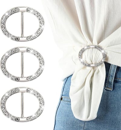 Accessoire - Mode sjaal clips - Strass gesp - Shirt banden - Vrouwen - Zijden sjaal - Kleding halsdoek - Sjaal - 3 stuks - Gesp - Sjaalringen - Ingelgd - Vrouwen - Stijlvol - Geschikt voor alle seizoenen - Multifunctioneel - Goudkleurig outfit