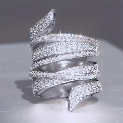 Huitan Hyperbool Brede Ringen voor Vrouwen Onregelmatig Gevormd Volledige Zirkonia Glanzende Vrouwelijke Accessoires Moderne Mode Sieraden 6 white